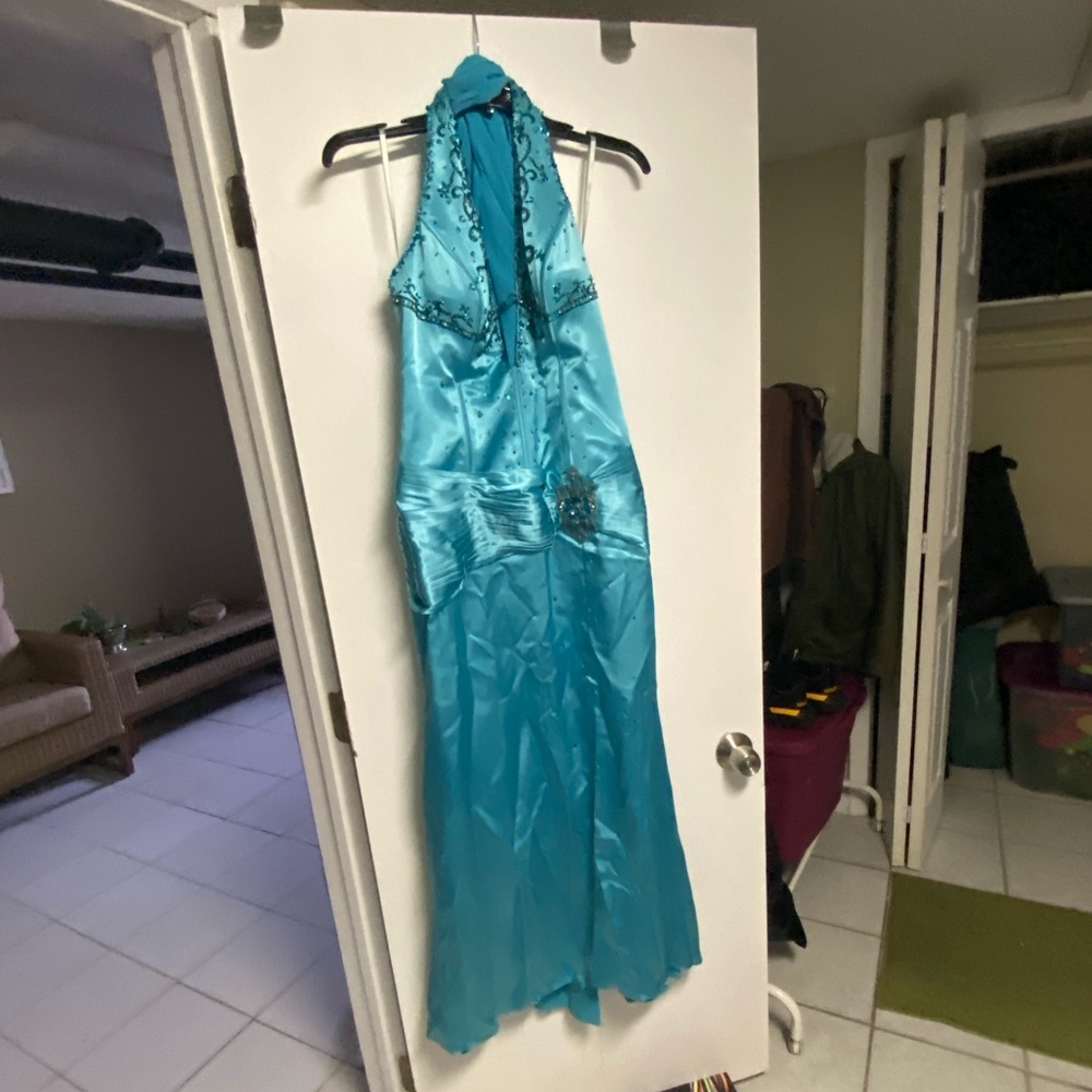 Flattering prom Dress
